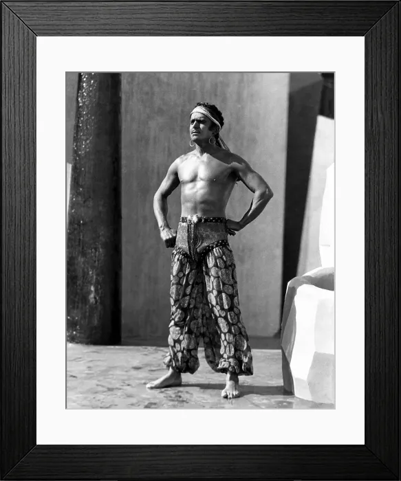 Framed Print : THE THIEF OF BAGDAD, Douglas Fairbanks, Sr. 1924
