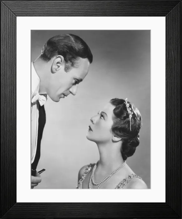 Framed Print : PYGMALION, from left: Leslie Howard, Wendy Hiller, 1938