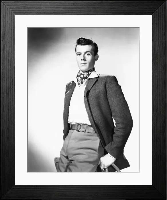 Framed Print : QUARTET, Dirk Bogarde, 1948