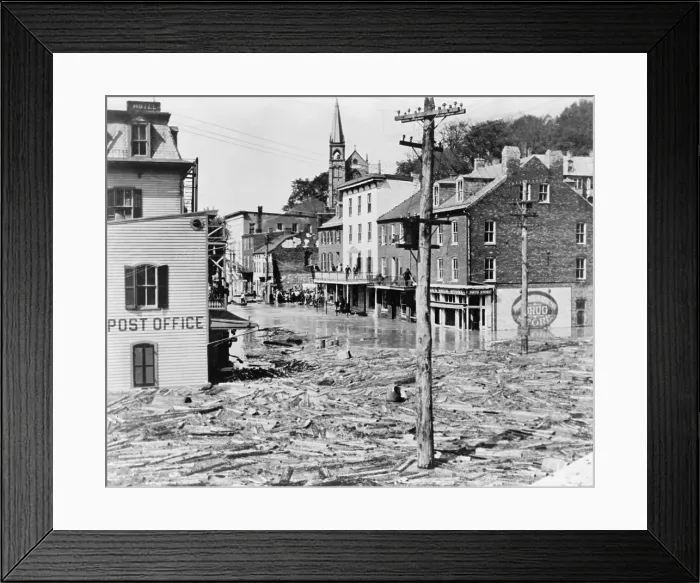 Framed Print : The Flood of 1942, in Harper's Ferry, West Virginia, where the Potomac and Shenandoah rivers converge