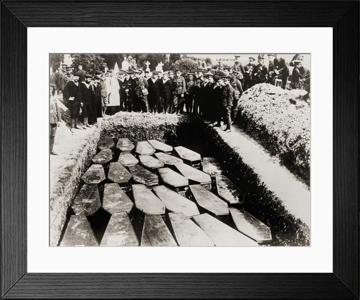 Framed Print : Clergy and military witness the common grave burial of Lusitania victims, in Ireland, after their recovery from sea. 1915