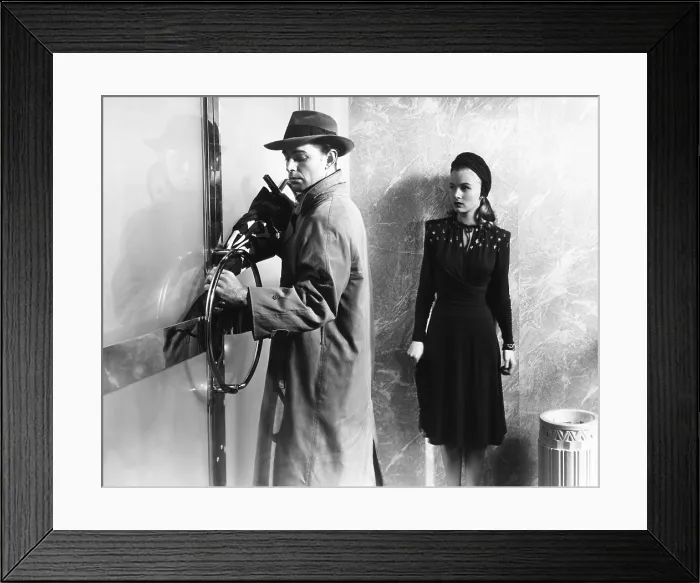 Framed Print : THIS GUN FOR HIRE, from left, Alan Ladd, Veronica Lake, 1942