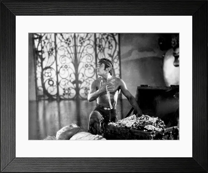 Framed Print : THE THIEF OF BAGDAD, Douglas Fairbanks, 1924