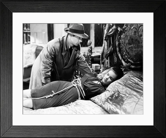 Framed Print : THIS GUN FOR HIRE, from left, Alan Ladd, Veronica Lake, 1942