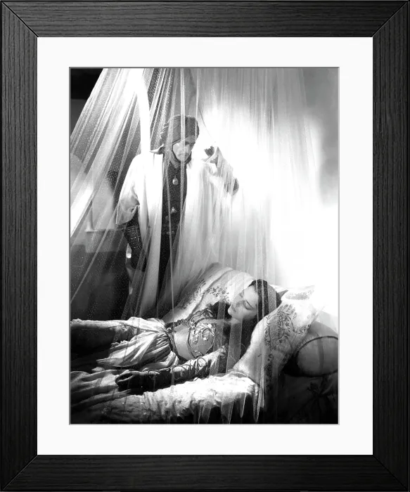 Framed Print : THE THIEF OF BAGDAD, Conrad Veidt, June Duprez, 1940