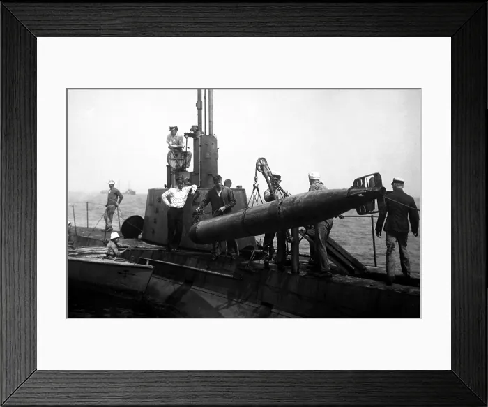 Framed Print : U.S. Submariners hoisting a torpedo. World War I era Enrique Muller phoro ca. 1918 Framed Print : U.S. Submariners hoisting a torpedo. World War I era Enrique Muller phoro ca. 1918