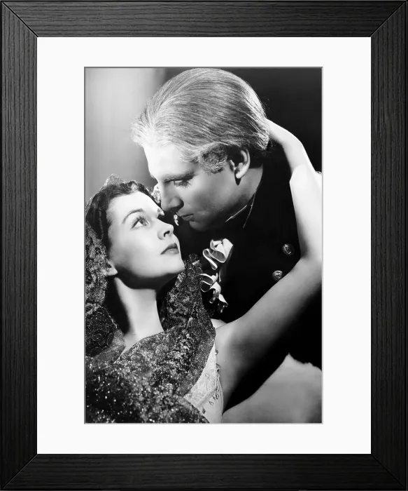 Framed Print : THAT HAMILTON WOMAN, from left: Vivien Leigh, Laurence Olivier as Lord Horatio Nelson, 1941