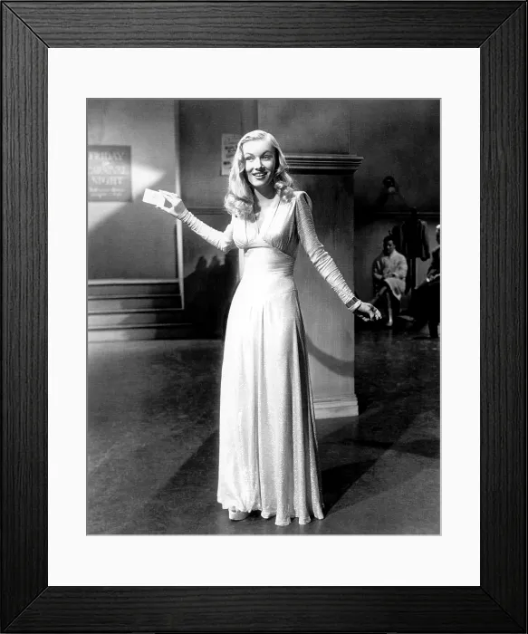 Framed Print : THIS GUN FOR HIRE, Veronica Lake, 1942