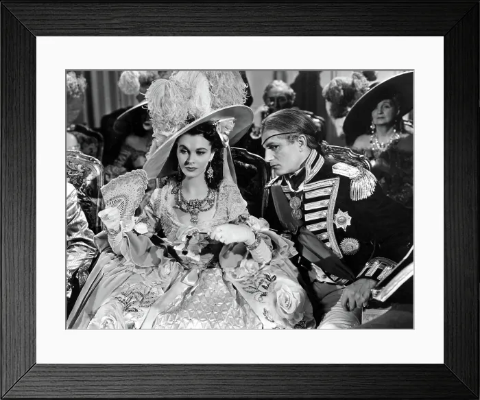 Framed Print : THAT HAMILTON WOMAN, Vivien Leigh, Laurence Olivier, 1941 Framed Print : THAT HAMILTON WOMAN, Vivien Leigh, Laurence Olivier, 1941