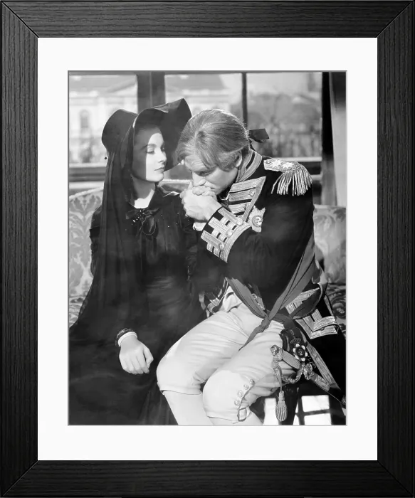 Framed Print : THAT HAMILTON WOMAN, from left: Vivien Leigh, Laurence Olivier as Lord Horatio Nelson, 1941