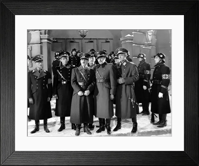 Framed Print : TO BE OR NOT TO BE, Charles Halton, James Finlayson, Tom Dugan, Lionel Atwill, Jack Benny, Robert Stack, 1942