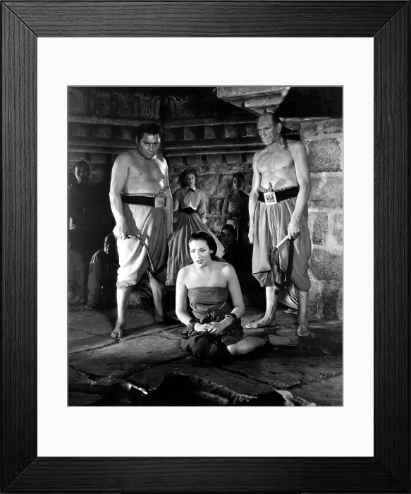 Framed Print : ANNA AND THE KING OF SIAM, Joe Garcia, Linda Darnell, Constantine Romanoff, Irene Dunne (back), 1946, (c) 20th Century Fox, TM & Copyright  /  Courtesy: Everett Collection