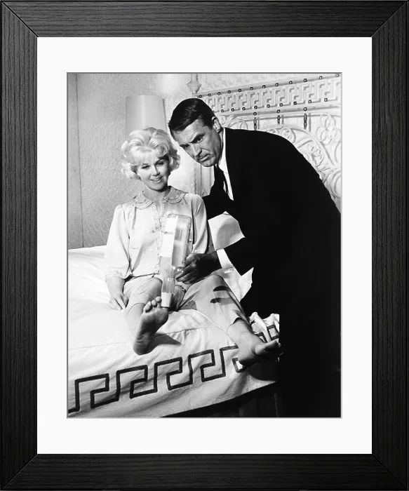 Framed Print : THAT TOUCH OF MINK, from left, Doris Day, Cary Grant, 1962 Framed Print : THAT TOUCH OF MINK, from left, Doris Day, Cary Grant, 1962