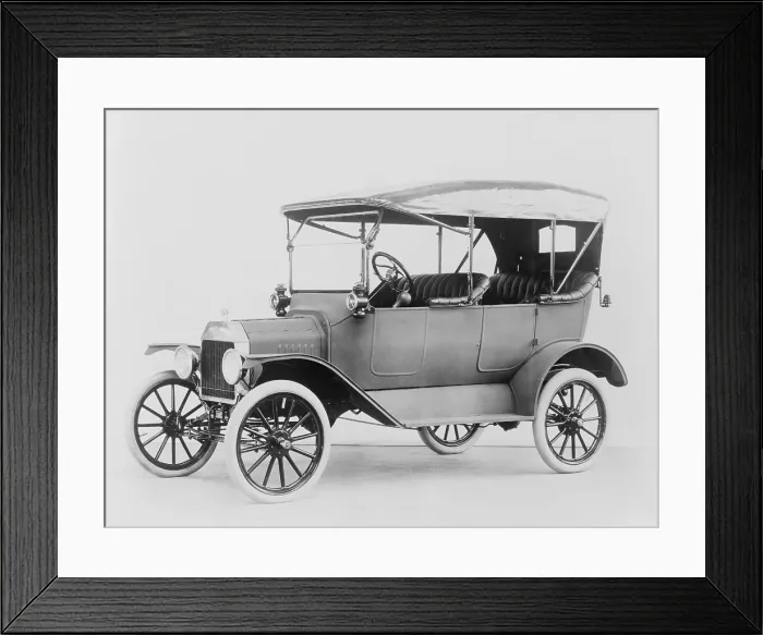 Framed Print : Ford Model T touring car. Model Ts made between 1908 and 1914 were available in colors other than black. Ca. 1913 Framed Print : Ford Model T touring car. Model Ts made between 1908 and 1914 were available in colors other than black. Ca. 1913