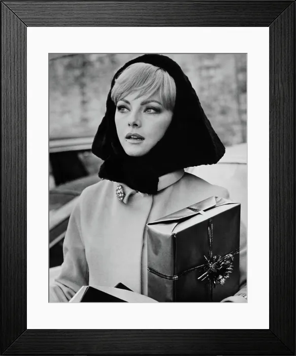 Framed Print : ANYONE CAN PLAY, (aka LE DOLCI SIGNORE), Virna Lisi, 1968 Framed Print : ANYONE CAN PLAY, (aka LE DOLCI SIGNORE), Virna Lisi, 1968