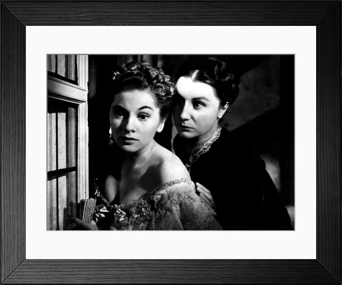 Framed Print : REBECCA, Joan Fontaine, Judith Anderson, 1940 Framed Print : REBECCA, Joan Fontaine, Judith Anderson, 1940