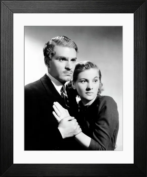 Framed Print : REBECCA, Laurence Olivier, Joan Fontaine, 1940 Framed Print : REBECCA, Laurence Olivier, Joan Fontaine, 1940