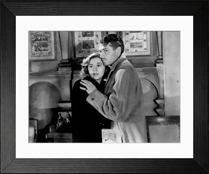 Framed Print : REBECCA, Joan Fontaine, Laurence Olivier, 1940 Framed Print : REBECCA, Joan Fontaine, Laurence Olivier, 1940
