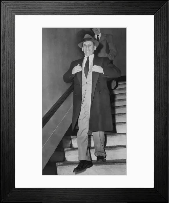 Framed Print : Gangster Meyer Lansky leaving Manhattan Arrest Court on Feb. 21, 1958. He was arrested for vagrancy by NYC police on Feb