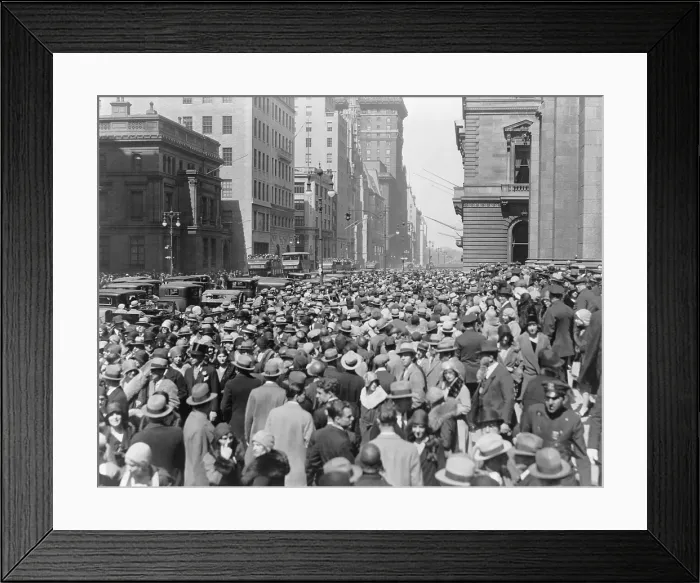 Framed Print : Easter Sunday crowd on Fifth Avenue, New York City, as thousands of worshippers left church to take part in the holiday promenade. Ca. 1925 Framed Print : Easter Sunday crowd on Fifth Avenue, New York City, as thousands of worshippers left church to take part in the holiday promenade. Ca. 1925