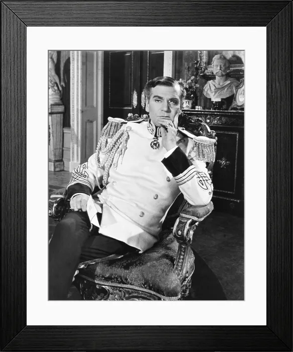 Framed Print : THE PRINCE AND THE SHOWGIRL, Laurence Olivier, 1957