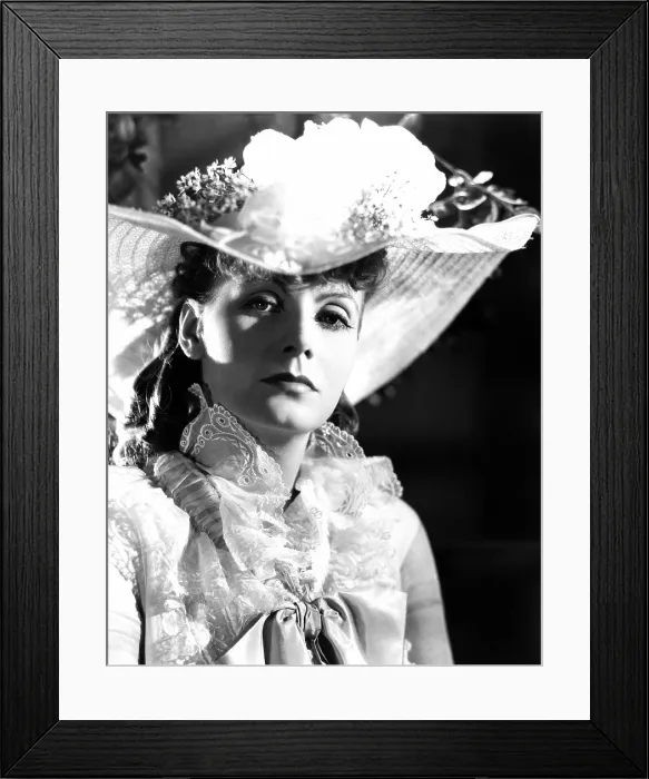 Framed Print : ANNA KARENINA, Greta Garbo, 1935 Framed Print : ANNA KARENINA, Greta Garbo, 1935