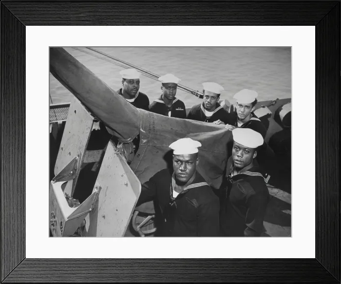 Framed Print : A gun crew of six African Americans awarded the Navy Cross for heroism in the Philippines Framed Print : A gun crew of six African Americans awarded the Navy Cross for heroism in the Philippines