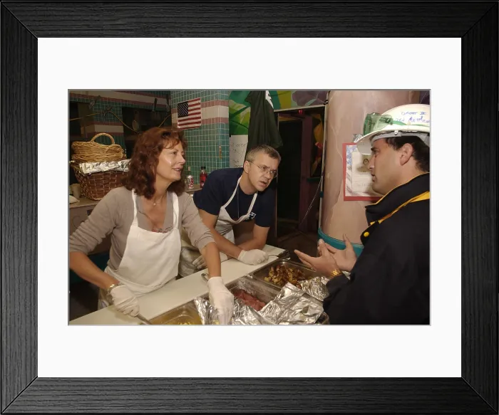 Framed Print : Actors Susan Sarandon and Tim Robbins serving meals at feeding stations for workers at Ground Zero. Sept. 27, 2001 Framed Print : Actors Susan Sarandon and Tim Robbins serving meals at feeding stations for workers at Ground Zero. Sept. 27, 2001