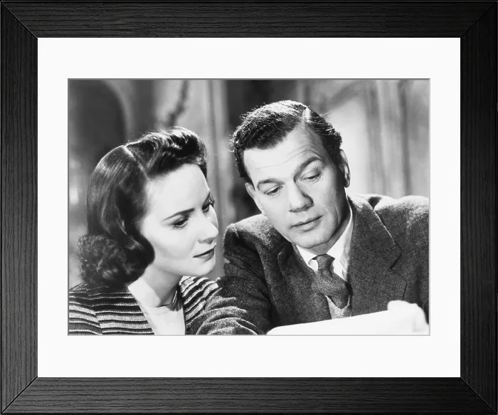 Framed Print : THE THIRD MAN, from left, Alida Valli, Joseph Cotten, 1949 Framed Print : THE THIRD MAN, from left, Alida Valli, Joseph Cotten, 1949