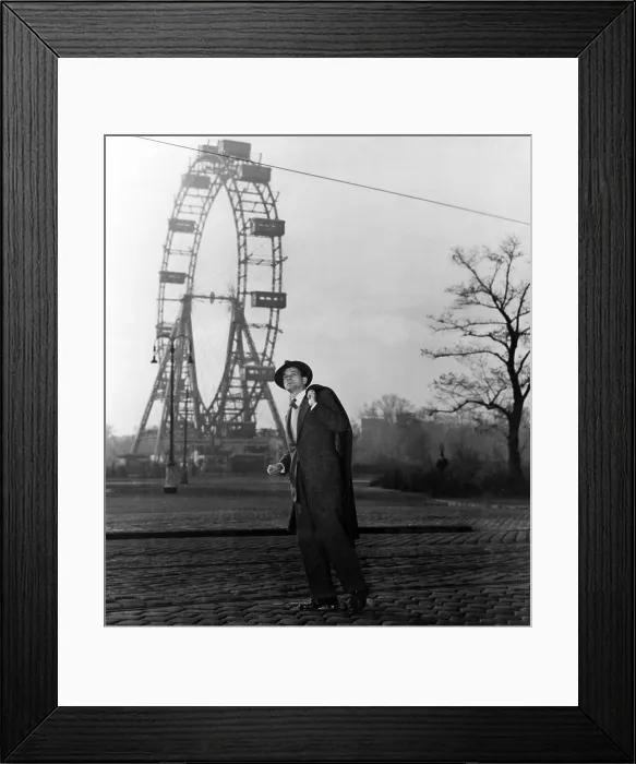 Framed Print : THE THIRD MAN, Joseph Cotten, 1949 Framed Print : THE THIRD MAN, Joseph Cotten, 1949