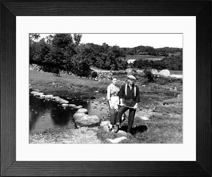 Framed Print : THE QUIET MAN, Maureen O'Hara, John Wayne, 1952 Framed Print : THE QUIET MAN, Maureen O'Hara, John Wayne, 1952