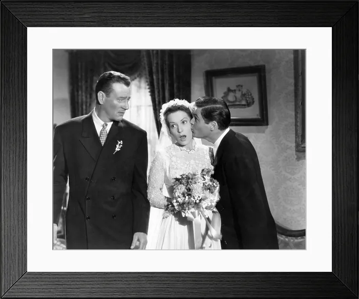 Framed Print : THE QUIET MAN, John Wayne (left), Maureen O'Hara, 1952