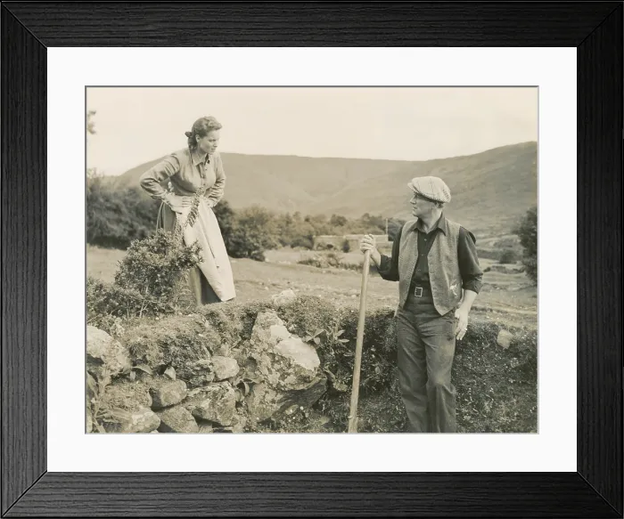 Framed Print : THE QUIET MAN, Maureen O'Hara, John Wayne, 1952