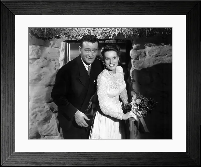 Framed Print : THE QUIET MAN, John Wayne, Maureen O'Hara, 1952