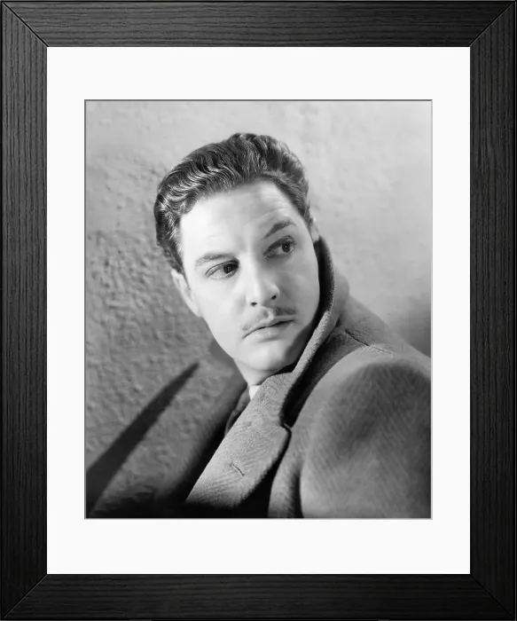 Framed Print : THE 39 STEPS, Robert Donat, 1935 Framed Print : THE 39 STEPS, Robert Donat, 1935