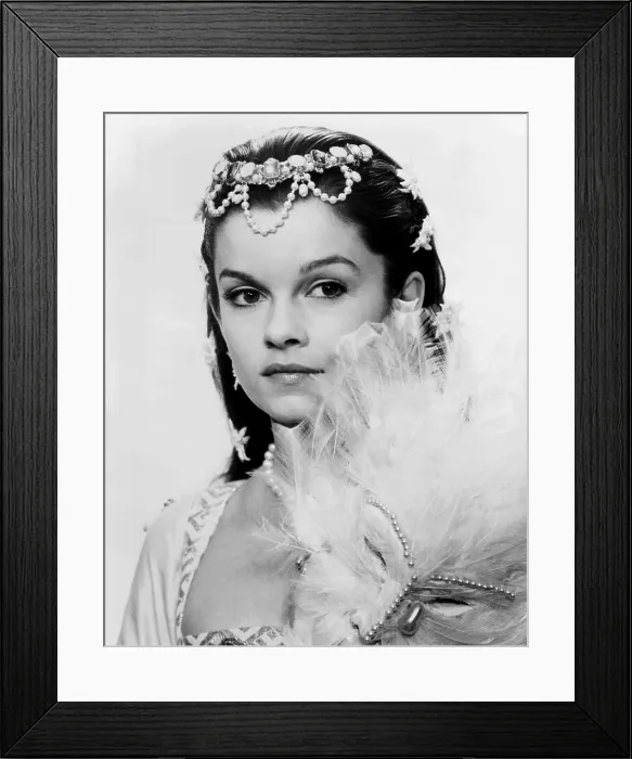 Framed Print : ANNE OF THE THOUSAND DAYS, Genevieve Bujold, 1969