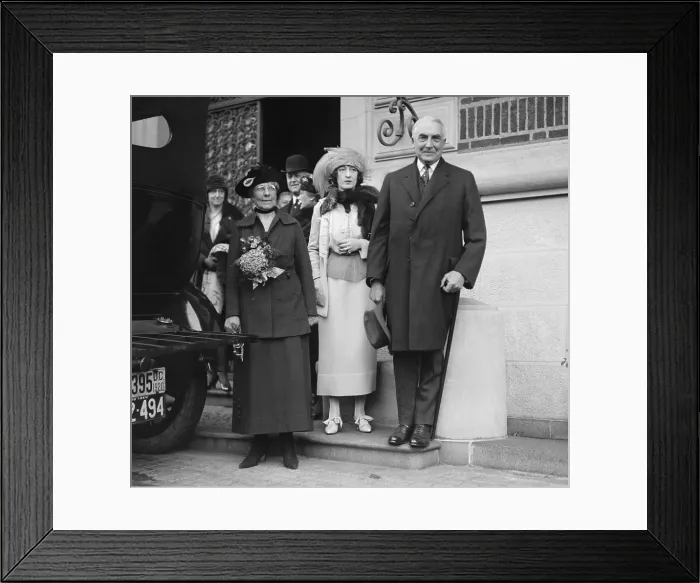 Framed Print : President-elect Warren Harding with his wife, Florence (left), and Evalyn Walsh McLean