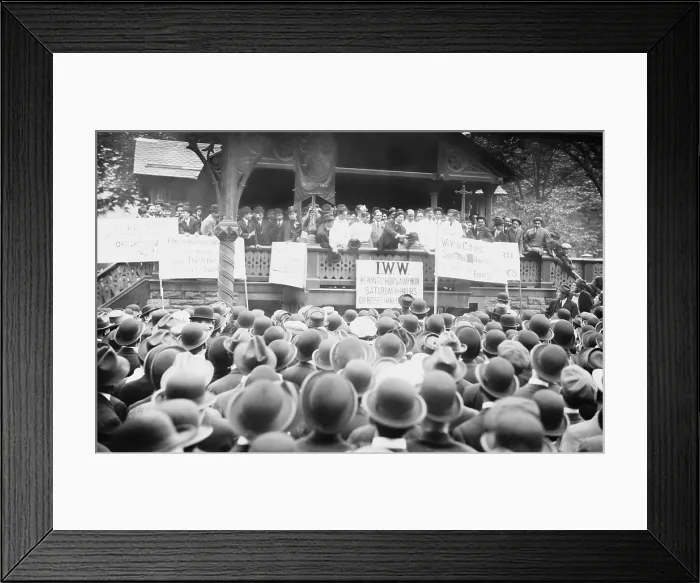 Framed Print : Joe Ettor (1886-1948), a leading member of the International Workers of the World, addresses striking Brooklyn barbers in Union Square, New York City, May 16, 1913