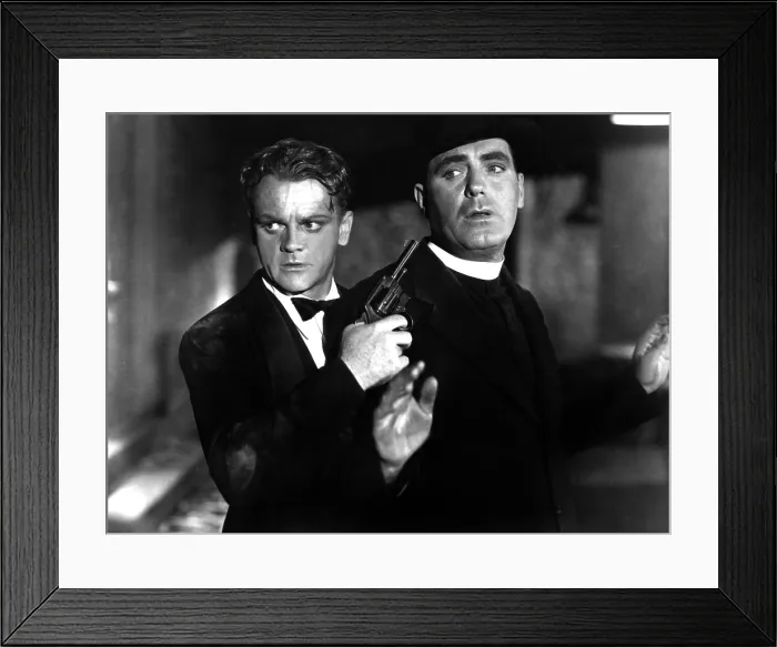 Framed Print : ANGELS WITH DIRTY FACES, James Cagney, Pat O'Brien, 1938, held at gunpoint