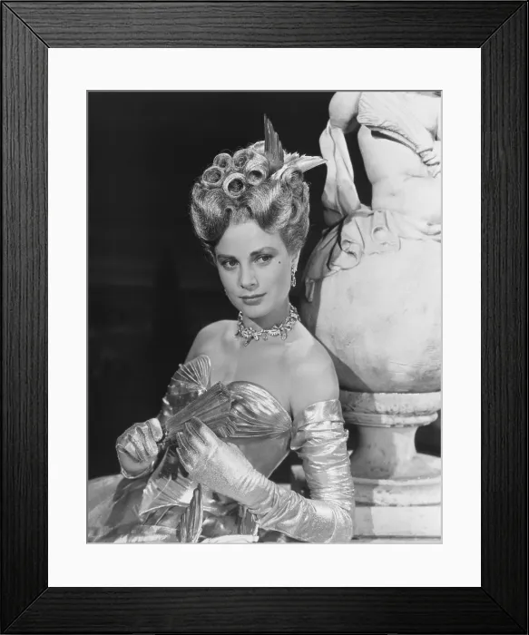 Framed Print : TO CATCH A THIEF, Grace Kelly, 1955 Framed Print : TO CATCH A THIEF, Grace Kelly, 1955