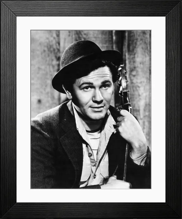 Framed Print : TORTILLA FLAT, John Garfield, 1942 Framed Print : TORTILLA FLAT, John Garfield, 1942