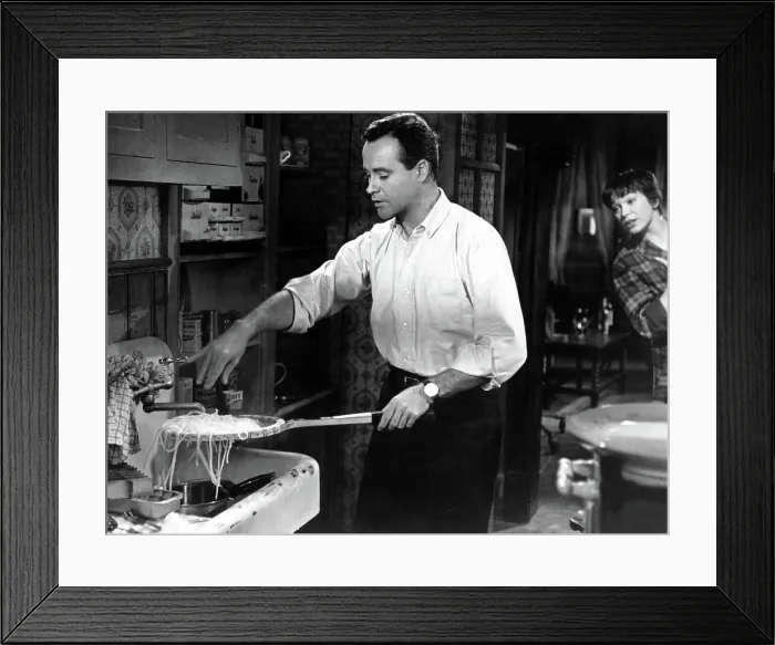 Framed Print : THE APARTMENT, Jack Lemmon, Shirley MacLaine, 1960 Framed Print : THE APARTMENT, Jack Lemmon, Shirley MacLaine, 1960
