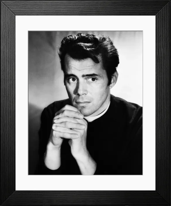Framed Print : THE ANGEL WORE RED, Dirk Bogarde, 1960