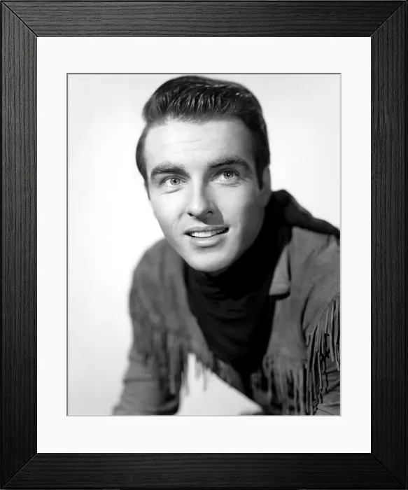 Framed Print : RED RIVER, Montgomery Clift, 1948 Framed Print : RED RIVER, Montgomery Clift, 1948