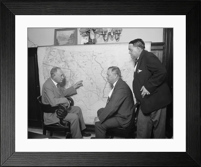 Framed Print : 1924 Democratic Senatorial Campaign Committee at a map Framed Print : 1924 Democratic Senatorial Campaign Committee at a map