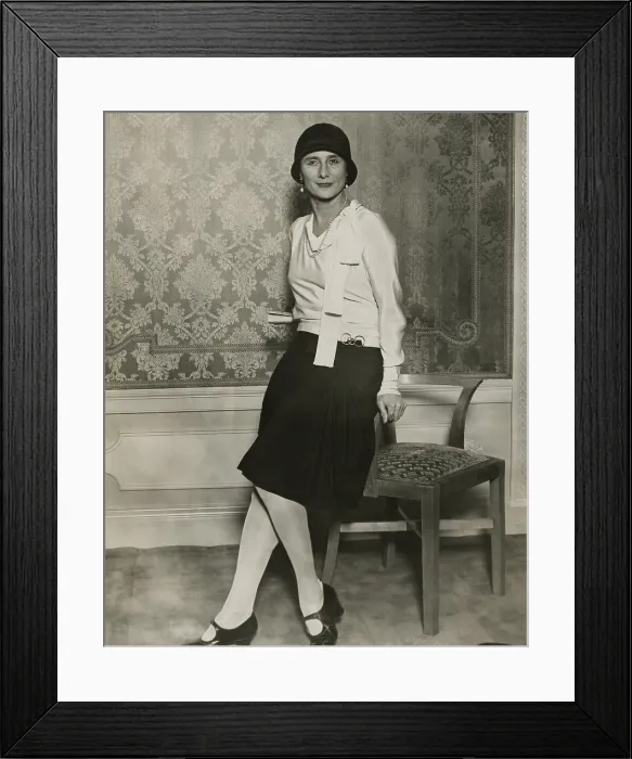 Framed Print : Anna Pavlova, prima ballerina of the Imperial Theatre in St. Petersburg. In London, 1929. - (BSLOC_2014_17_196)