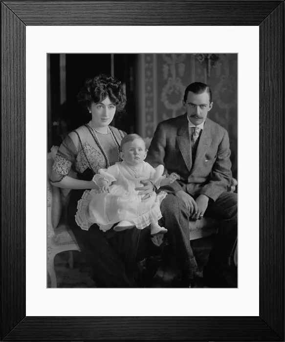 Framed Print : Edward and Evalyn Walsh Mclean with their first born son, Vinson Walsh Mclean, 1910