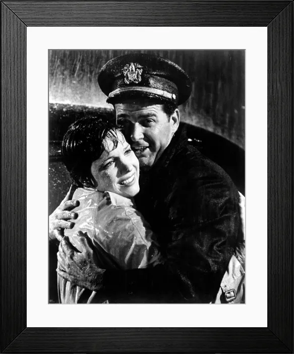 Framed Print : THE AMERICANIZATION OF EMILY, Julie Andrews, James Garner, 1964 Framed Print : THE AMERICANIZATION OF EMILY, Julie Andrews, James Garner, 1964