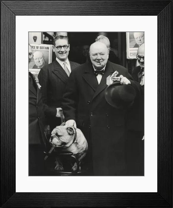 Framed Print : Party Leader Winston Churchill making a speech outside the Conservative Club, Wanstead, England