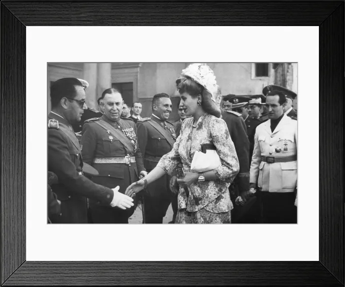 Framed Print : Evita Peron, meeting veterans of the Spanish Civil War at the Alcazar de Toledo. June 1947. - (BSLOC_2014_17_64) Framed Print : Evita Peron, meeting veterans of the Spanish Civil War at the Alcazar de Toledo. June 1947. - (BSLOC_2014_17_64)